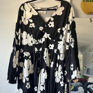 NWOT Ava & Viv Knee Length Floral Dress
